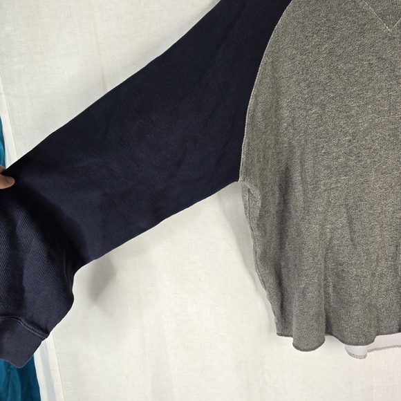 Abercrombie & Fitch Mens XL Y2K Navy Gray Thermal Vintage Crewneck - Picture 4 of 8